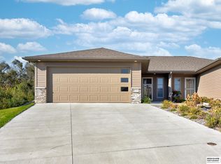 17124 Nicholas Cir, Omaha, NE 68118