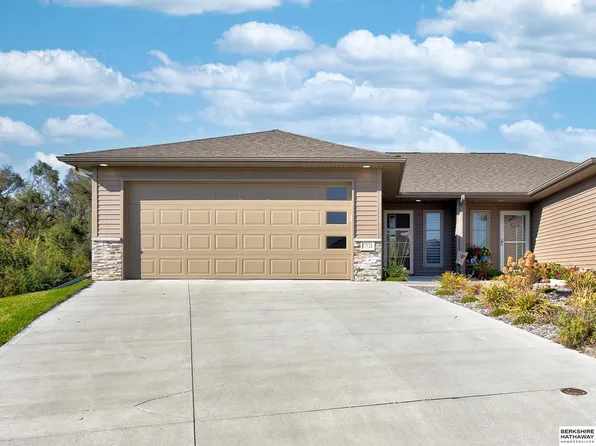 17124 Nicholas Cir, Omaha, NE 68118