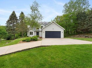 1520 Partridge Hill Dr, Oregon, WI 53575