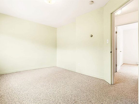 4th image of 229 Jenkins Ranch Road #D