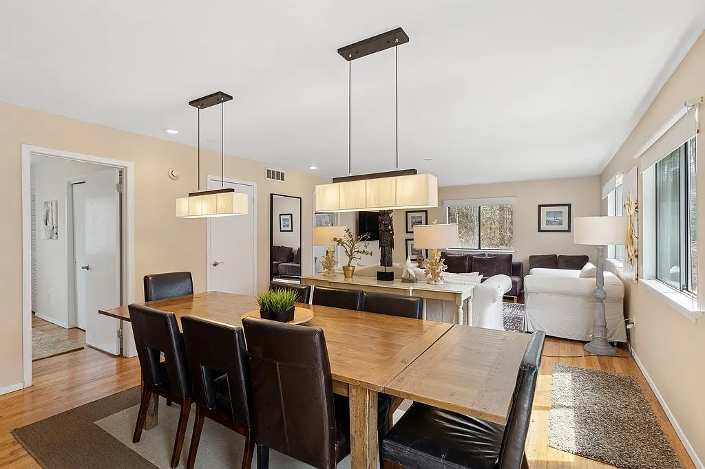 Lots of Space in Southampton Just North of the Highway — Photo 4