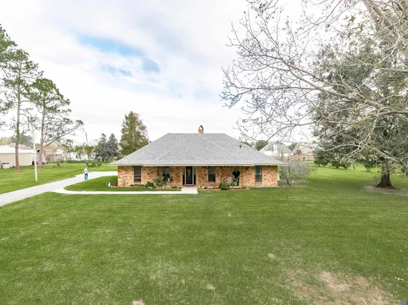 8391 Lebeau St, Livonia, LA 70755