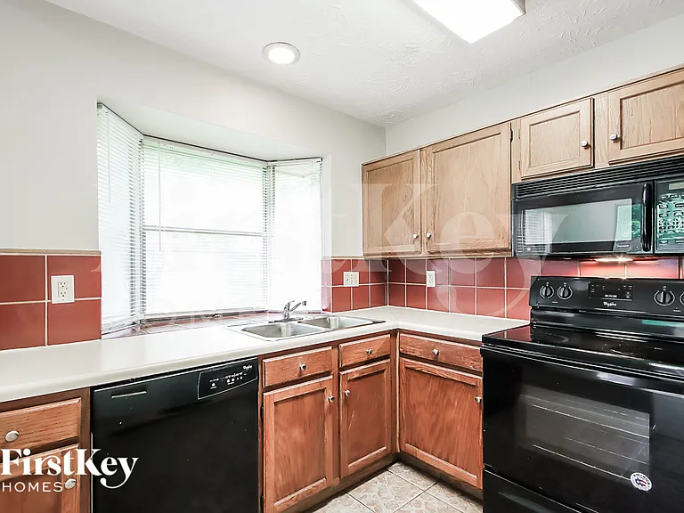 4030 Meadowgold Ln — Photo 6