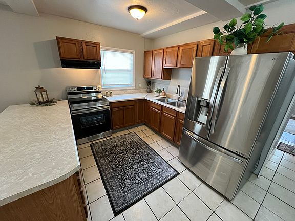 2nd image of 3207 Torres Ave
