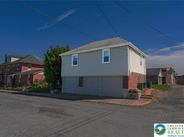 2 S 4th St, Coplay, PA 18037
