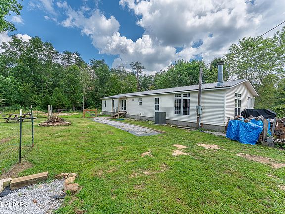 4th image of 443 Mohawk Dr