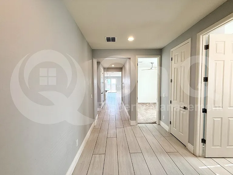 18797 W Becker Ct — Photo 17