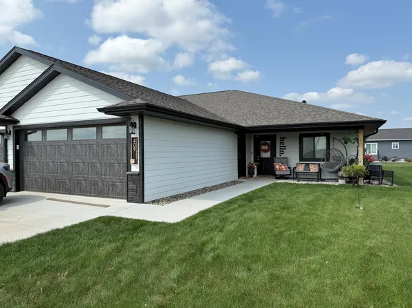 409 W Redwood St APT 1, Parkston, SD 57366