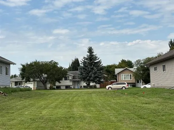 117 Upland Blvd W, Brooks, AB T1R 0R3
