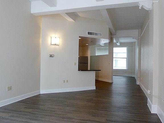 5th image of 1726 Champa St APT 4D