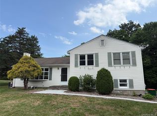 36 Greenvale Farms Rd, Poughkeepsie, NY 12603