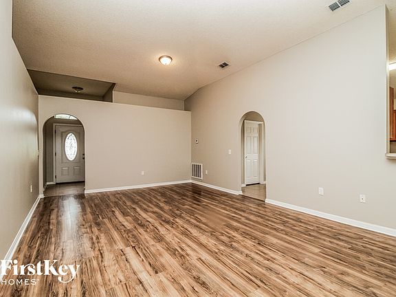 3rd image of 344 McKay Blvd