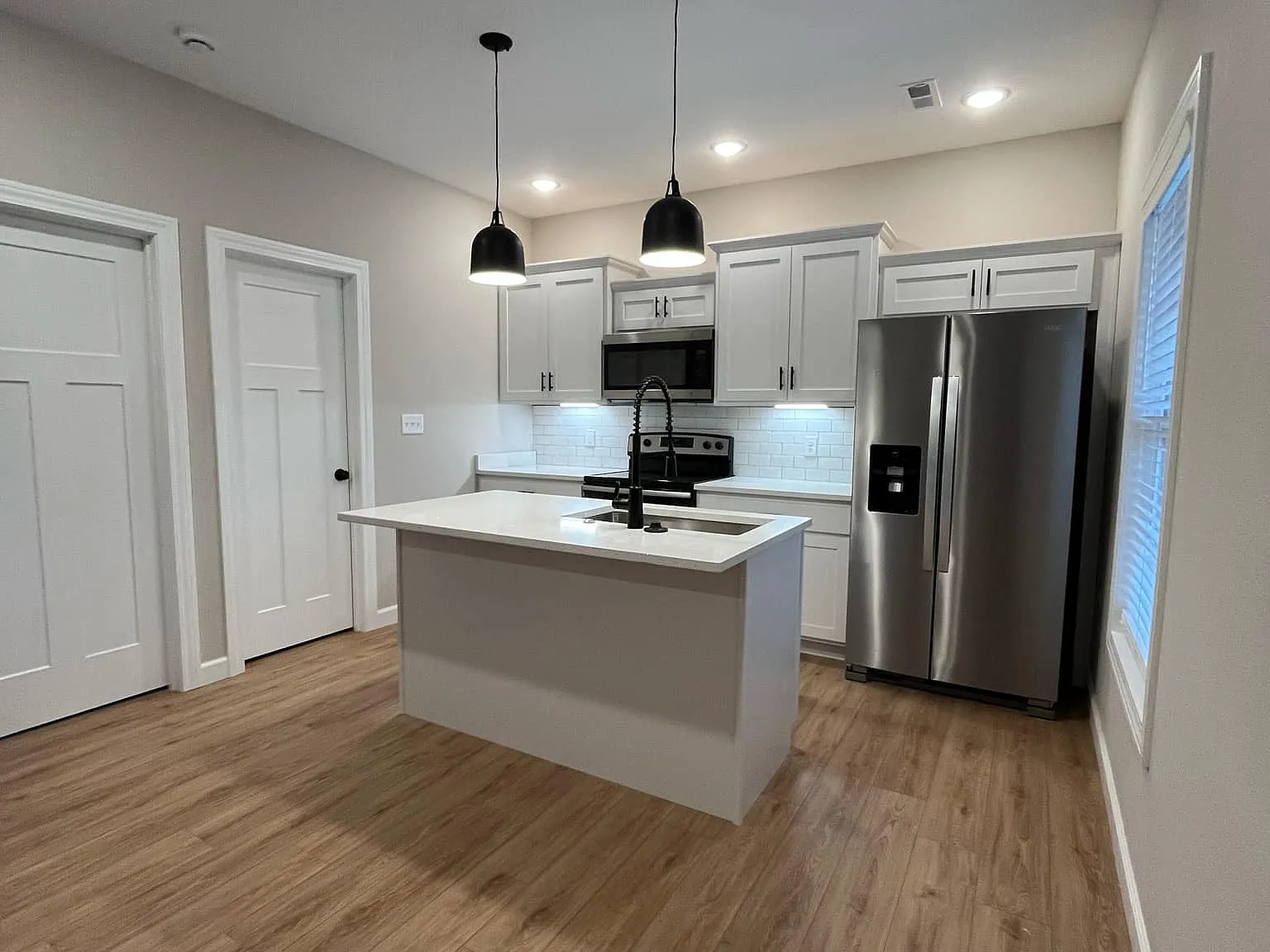 3 bed, 1260 sqft, $1,695 — Photo 3