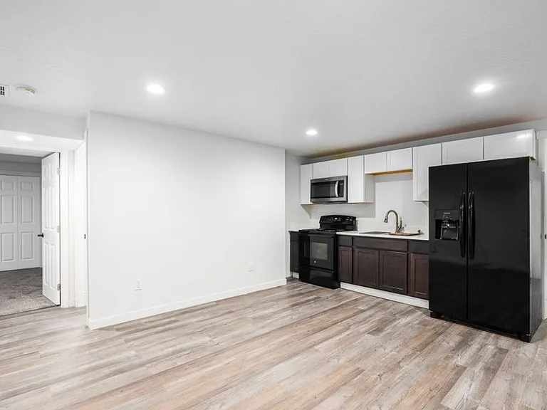 5338 W Iron King Dr #B — Photo 6