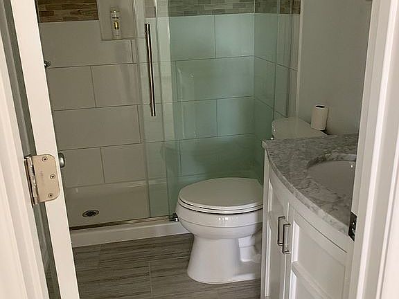 3rd image of 529 Frances St
