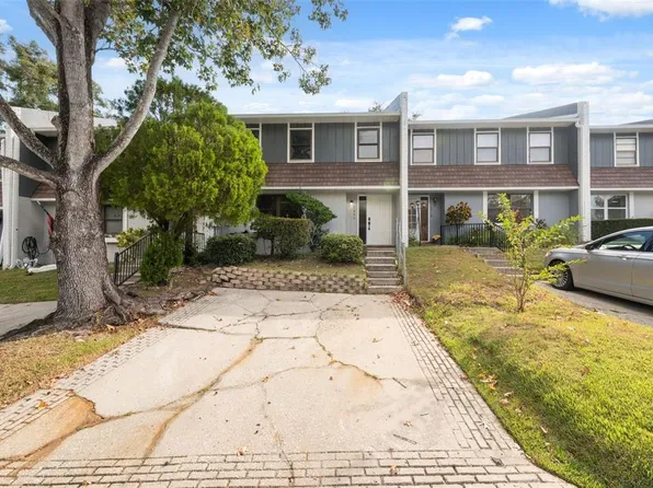 1325 Abbey Crescent Ln, Clearwater, FL 33759