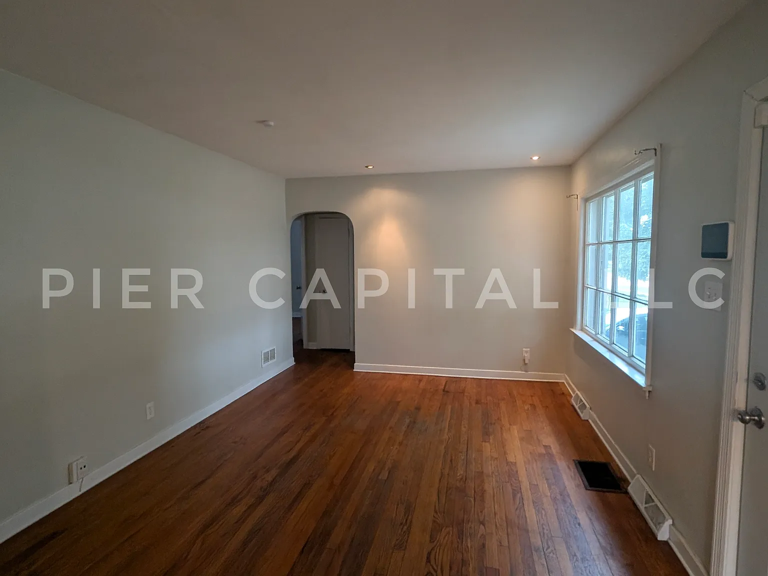 3 bed, 1044 sqft, $1,695 — Photo 2