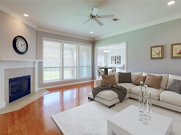 3rd image of 3210 Liesl Ct