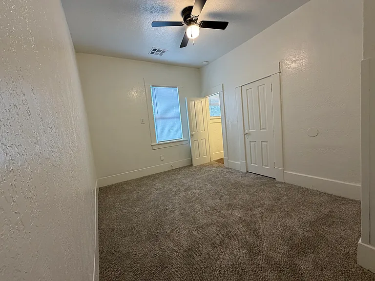 715 Asp Ave #7 — Photo 12