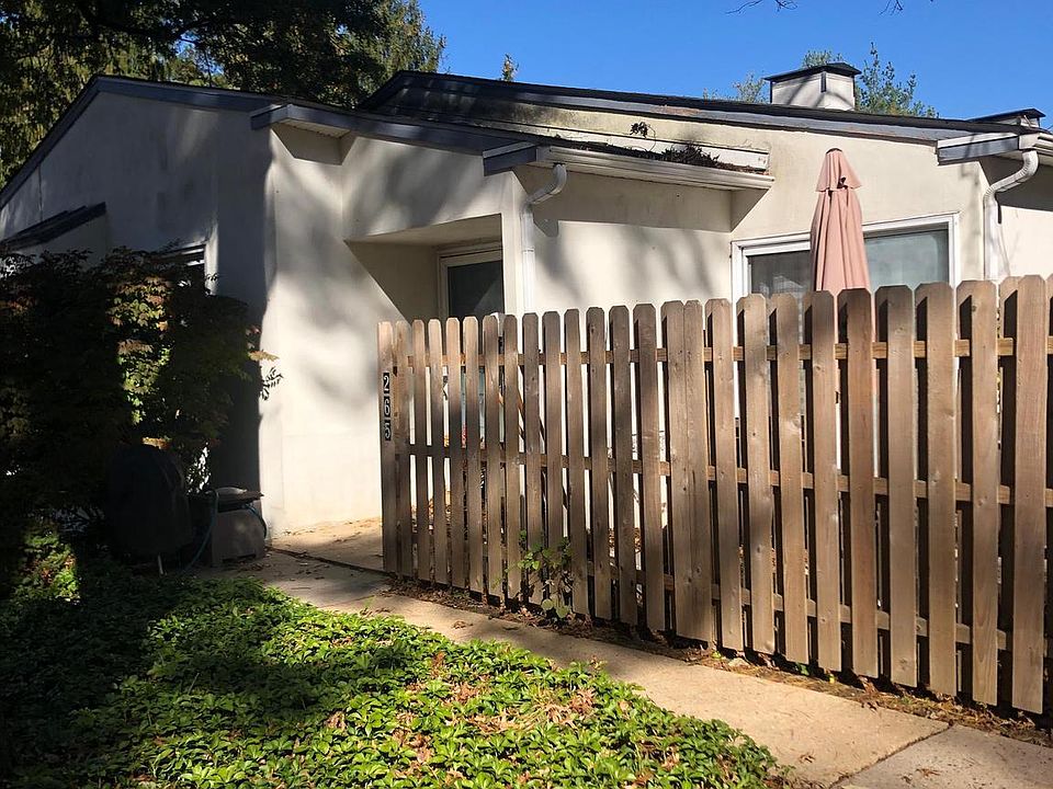 2nd image of 265 Green Briar Ct