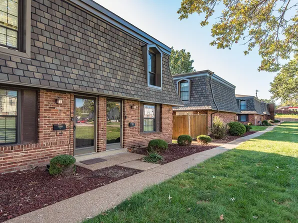 1892 Union Rd, Saint Louis, MO 63125