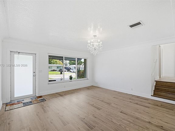 3rd image of 2780 NW 25th St
