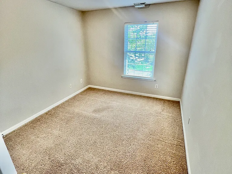 406 Auburn Square Dr — Photo 8