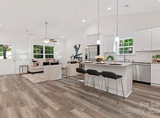 3909 Oakwood Rd, Charlotte, NC 28269