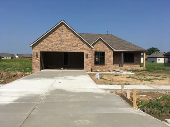 909 Bayou Vista Dr, Marion, AR 72364