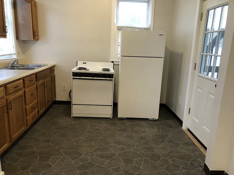 516 Center Ave #2 — Photo 11