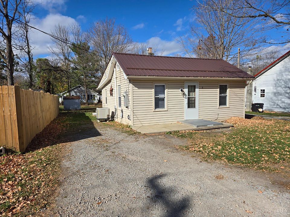 1st image of 8 Highland Ave