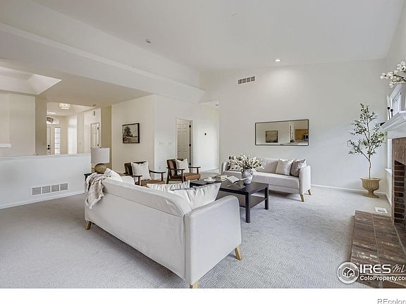 5th image of 657 Clarendon Drive