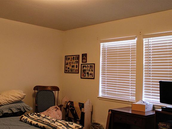 3rd image of 3009 La Jolla Ln