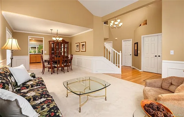 4 bed, 2570 sqft, $4,700 — Photo 4