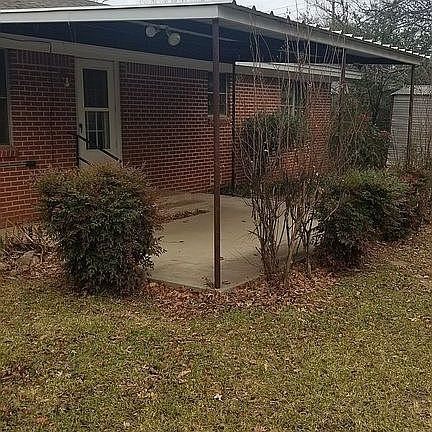 3rd image of 1209 Pebble St