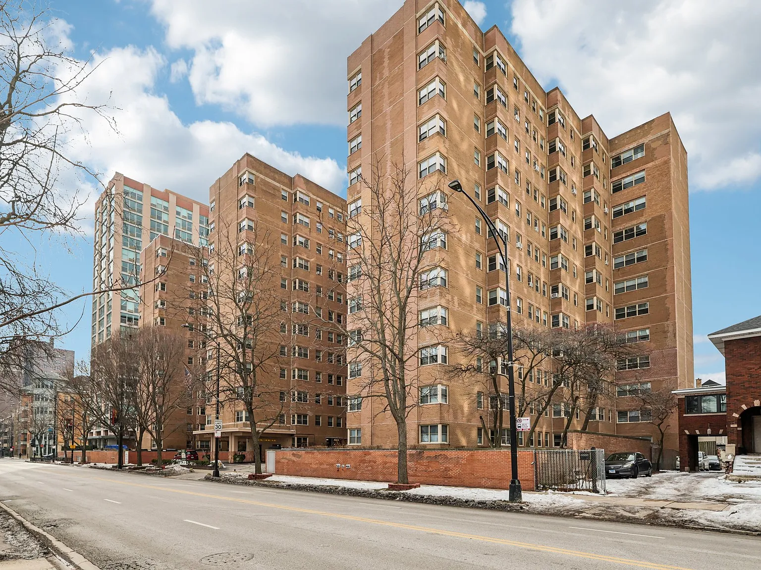 5634 N. Sheridan — Photo 2