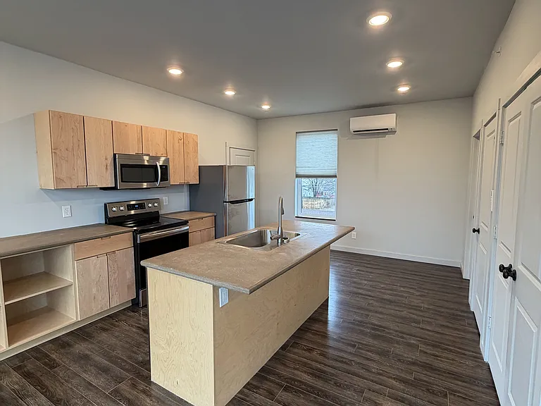 1301 S Walnut St #302 — Photo 2