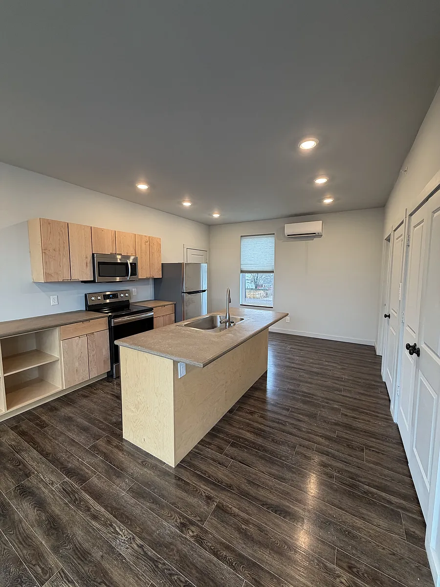 Building Photo - 1301 S Walnut St #302
