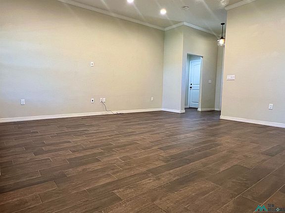 2nd image of 1108 Broadway