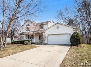2056 Deerfield St NW, Grand Rapids, MI