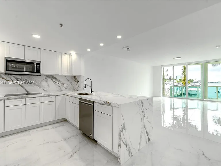 7914 Harbor Island Dr #106 — Photo 16