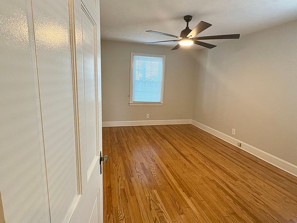 1st image of 228 Chenoweth Ln APT 2