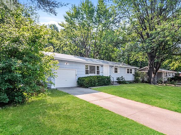 2nd image of 106 Forestwood Dr