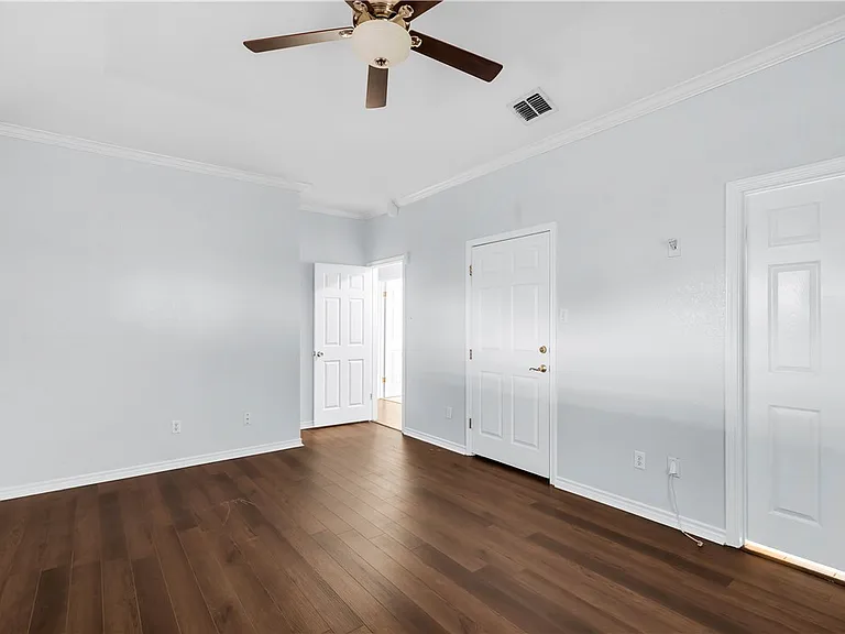 7658 Clearbrook Dr — Photo 16