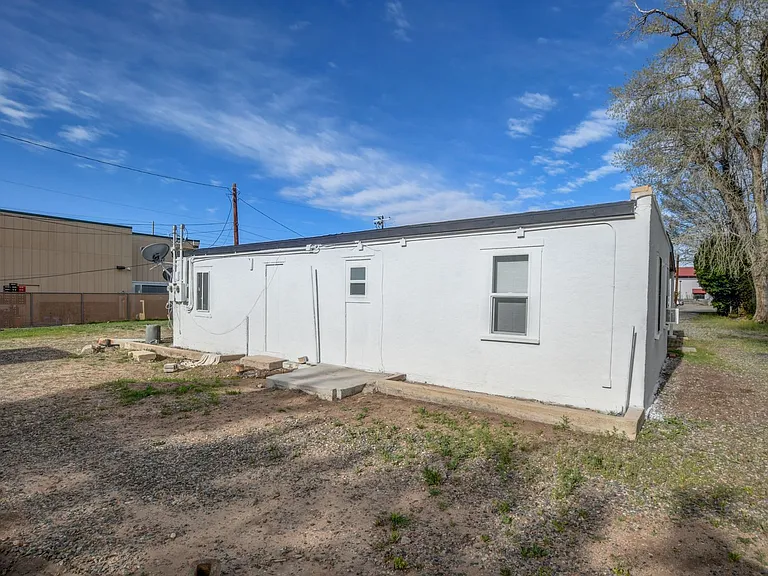925 Ruth St — Photo 16
