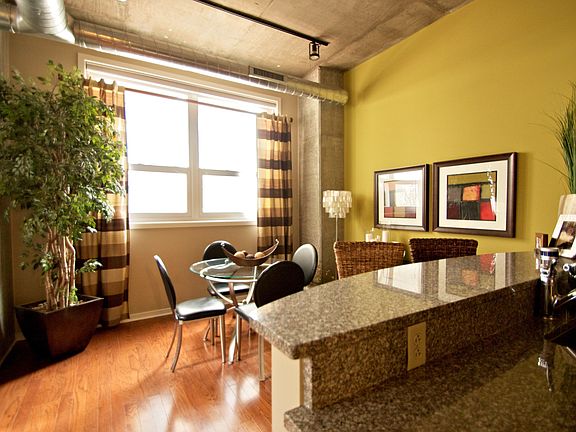 4th image of 113 N Bread St APT 1A