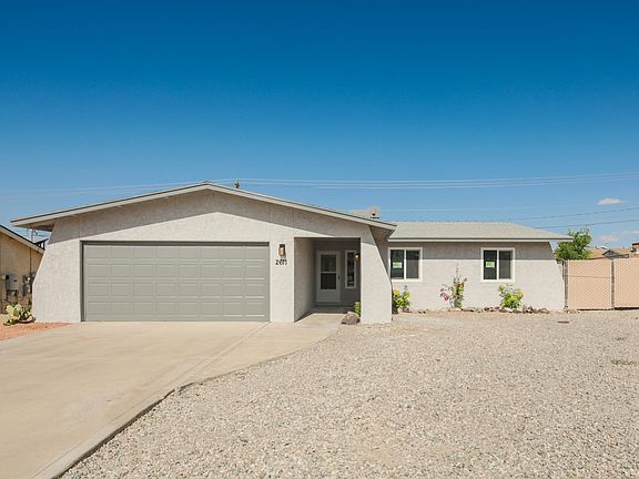2nd image of 2611 Smoketree Ave N