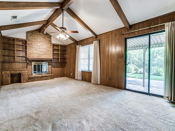 3rd image of 217 Roaring Springs Dr
