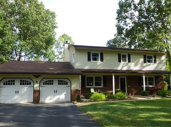 2nd image of 17 Inverness Ln