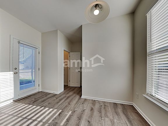 5th image of 306 Peters Creek Dr